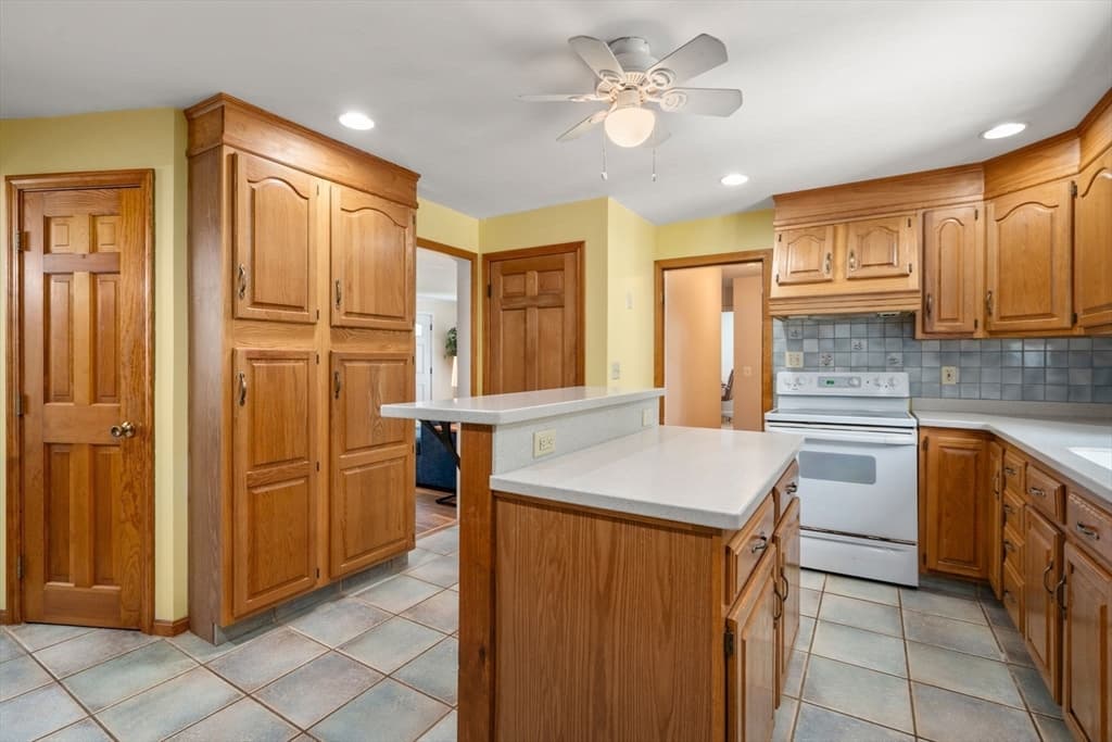 51 Laurelwood Rd, Holden MA 01520 photo 18