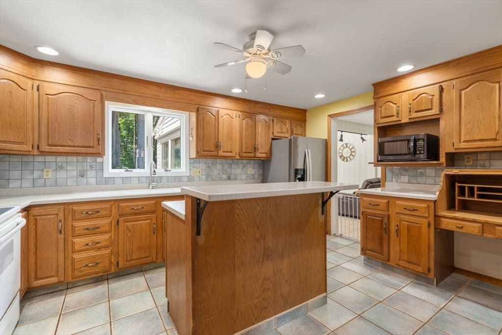 51 Laurelwood Rd, Holden MA 01520 photo 15