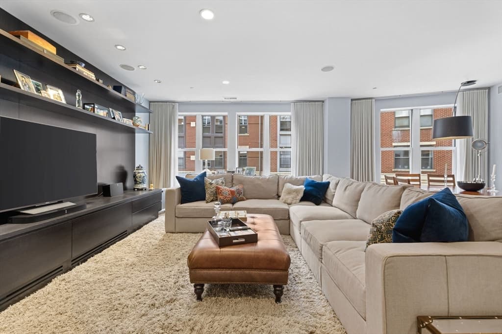 Condominium at 1280 Washington Street # 202, Boston MA 02118, Boston, photo 2 of 14