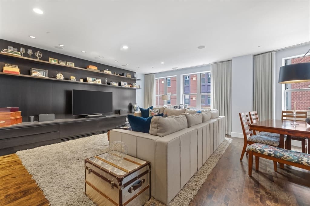 Condominium at 1280 Washington Street # 202, Boston MA 02118, Boston, photo 3 of 14
