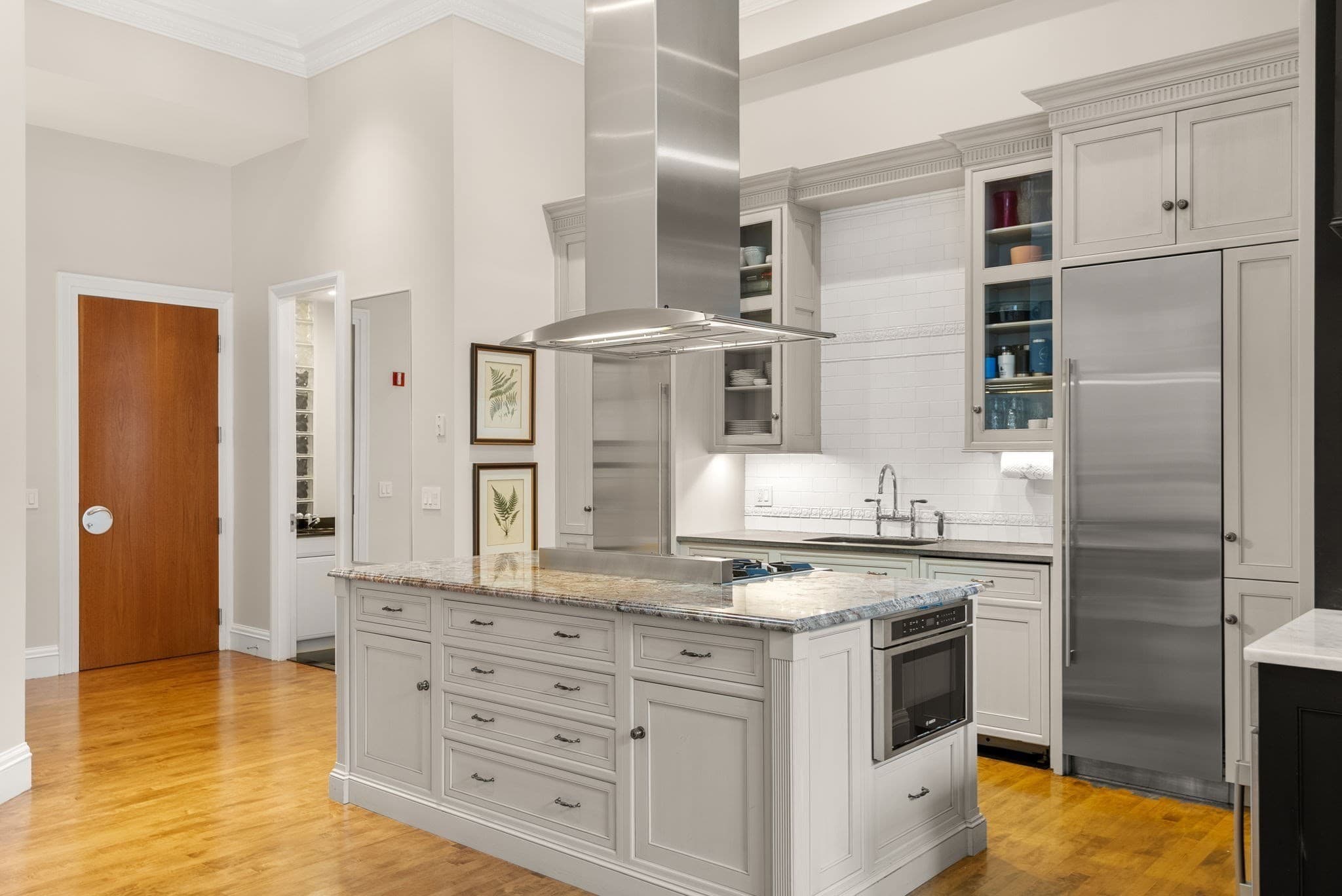 Condominium at 221 Columbus Ave # 203, Boston MA 02116, photo 3 of 22