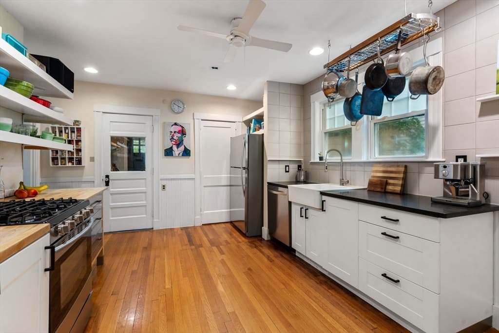 94 Town Hill St, Quincy MA 02169 photo 12