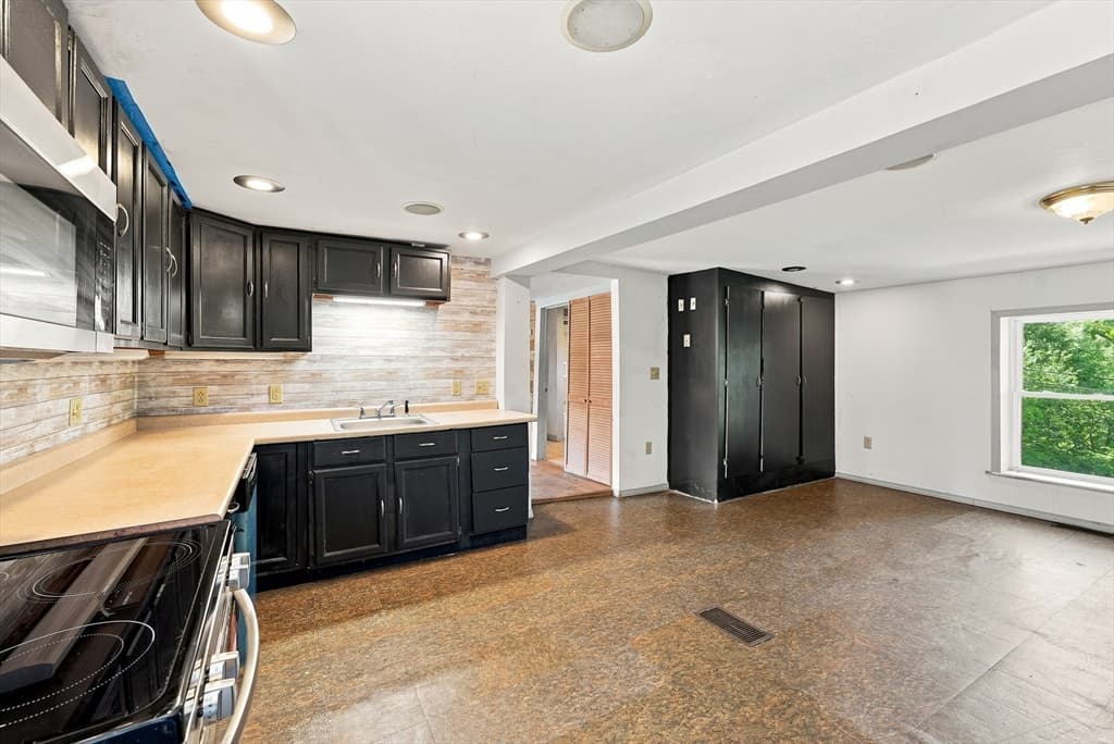 28 Tremont St, Athol MA 01331 photo 16