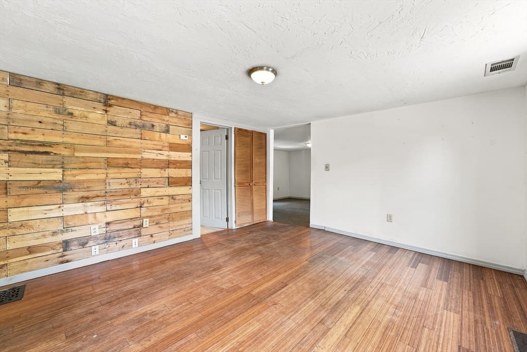 28 Tremont St, Athol MA 01331 photo 12