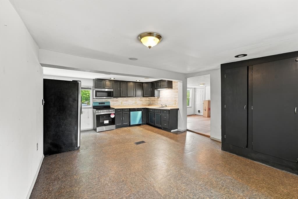 28 Tremont St, Athol MA 01331 photo 18