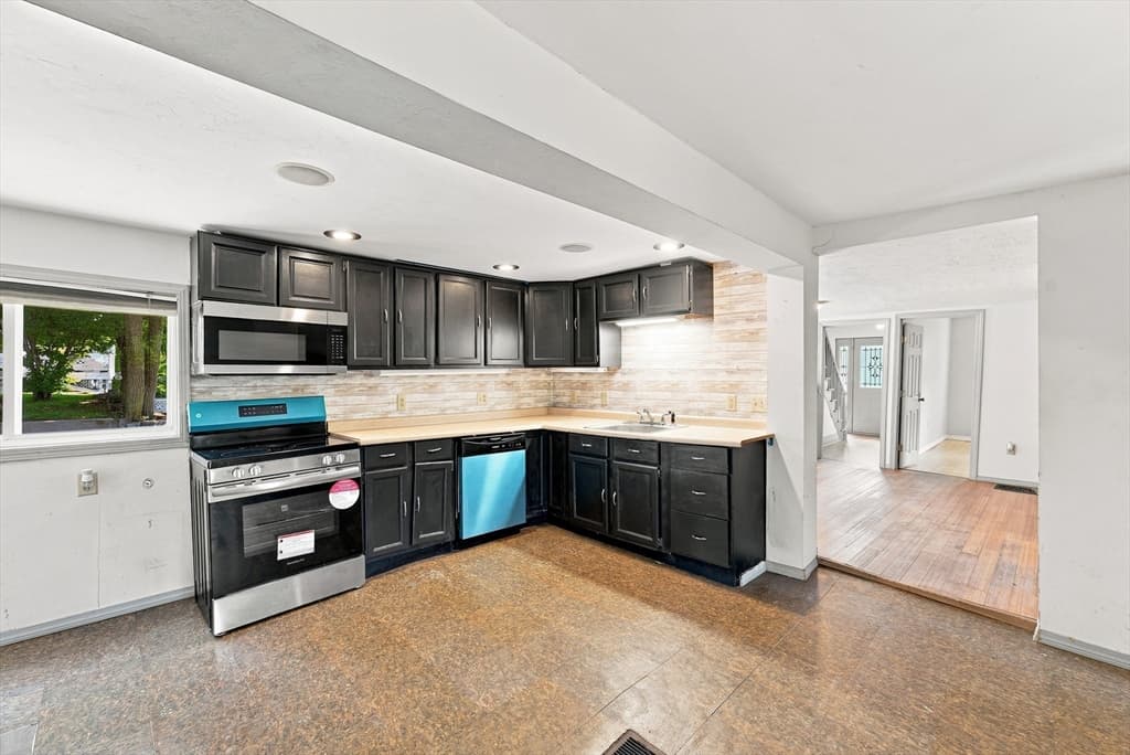 28 Tremont St, Athol MA 01331 photo 15