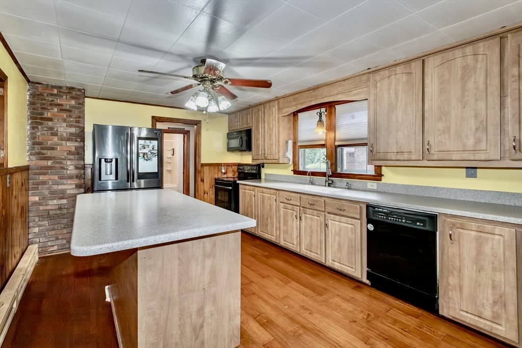15 Kenwood Street, Westfield MA 01085 photo 3