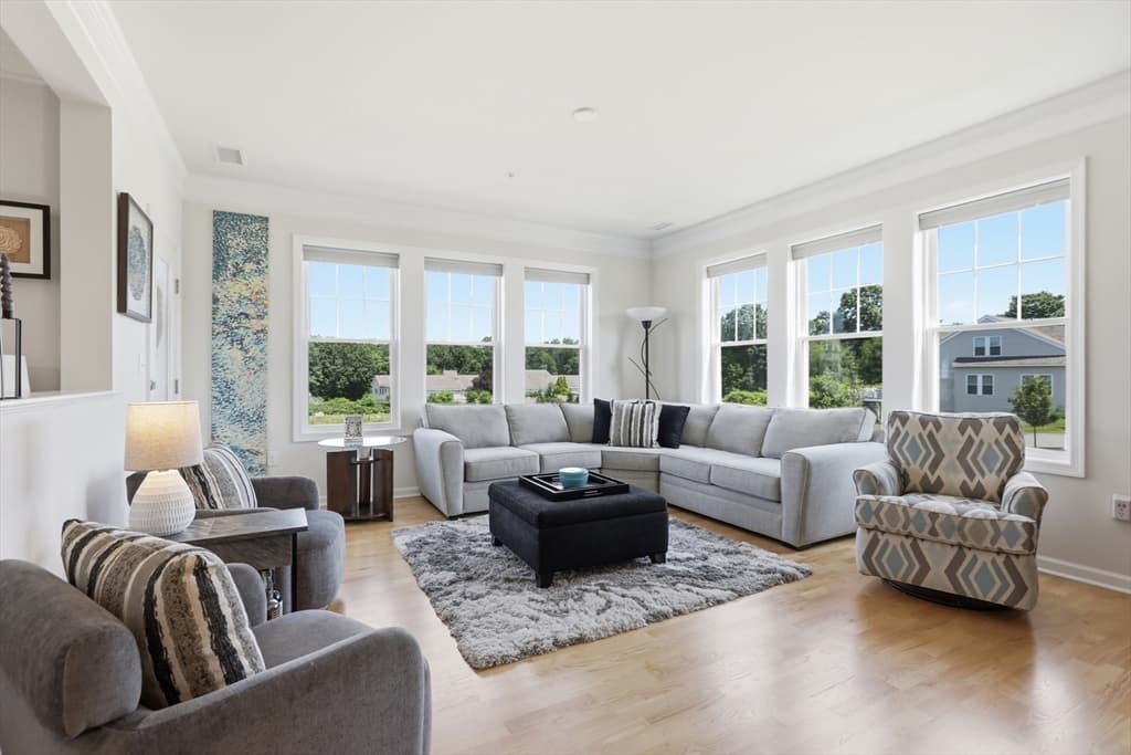 6 Overlook Dr # 204, Andover MA 01810