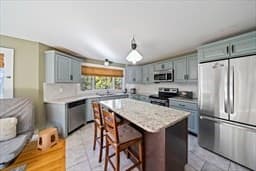 53 West St, Middleboro MA 02346 photo 4