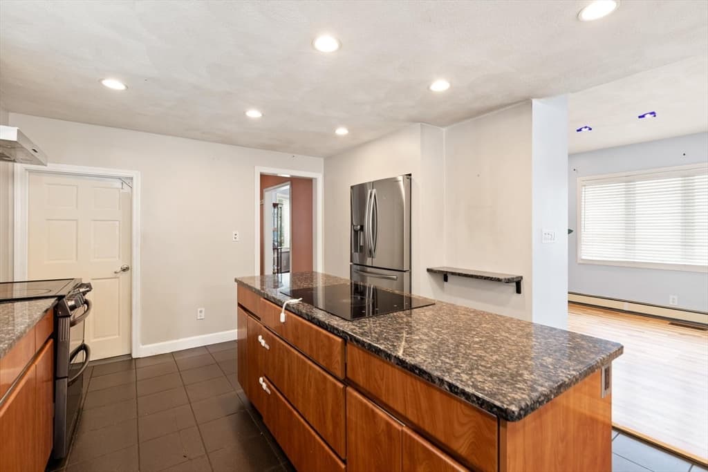 11 Jackson St, Saugus MA 01906 photo 13