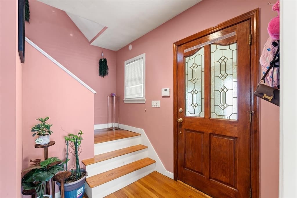 11 Jackson St, Saugus MA 01906 photo 4