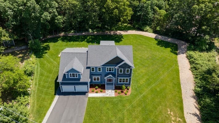 121 Lexington St, Burlington MA 01803 photo 2
