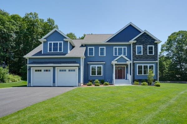 121 Lexington St, Burlington MA 01803