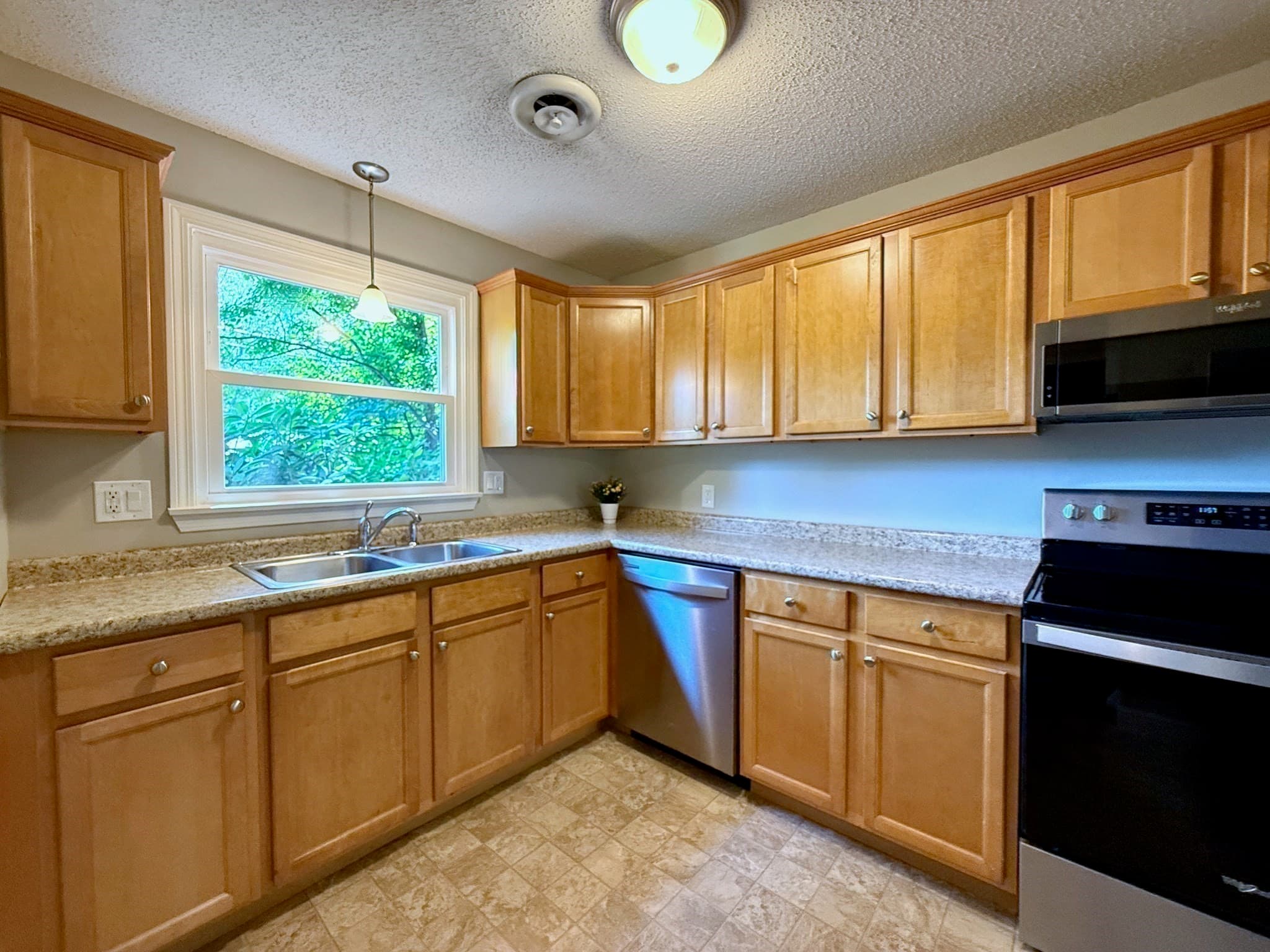 Condominium at 162 Prospect Ave # 7, Northampton MA 01060, Northampton, photo 6 of 22