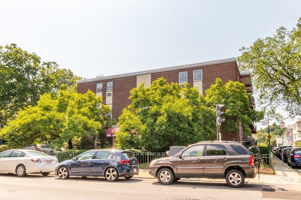 Condominium at 804 Centre Street # 208, Boston MA 02130, Boston, photo 6 of 17