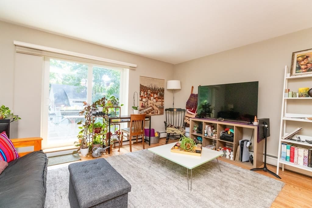 Condominium at 804 Centre Street # 208, Boston MA 02130, Boston, photo 3 of 17