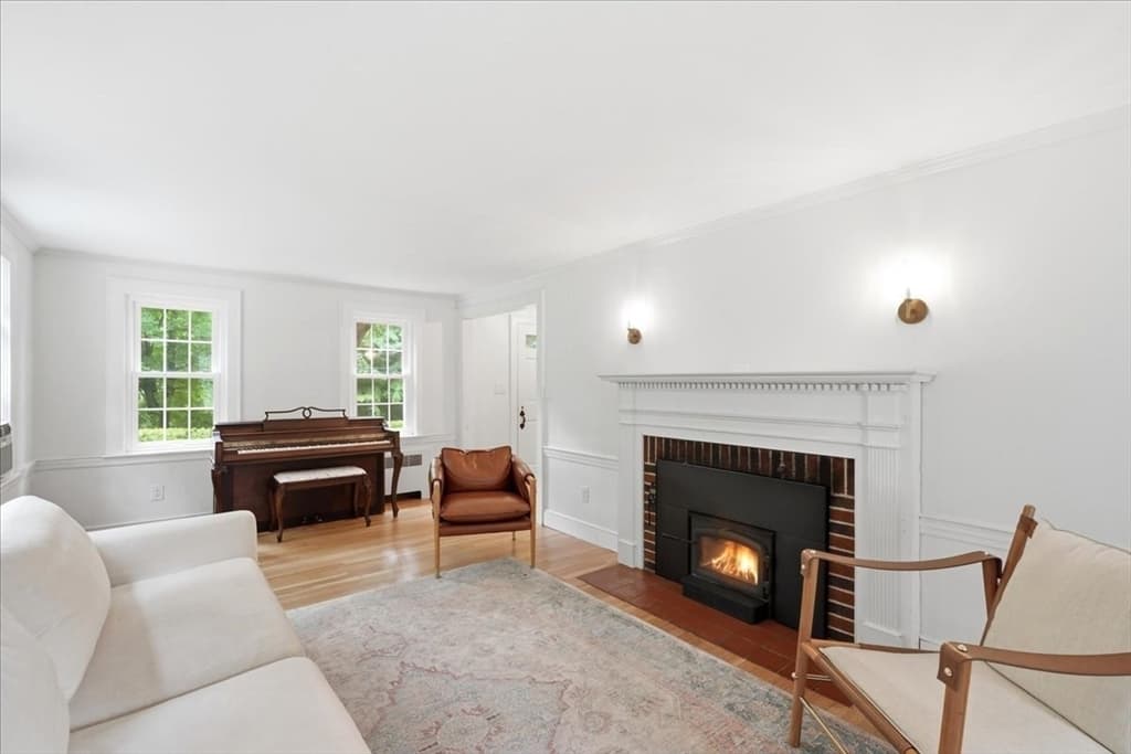94 High St, Hingham MA 02043 photo 4