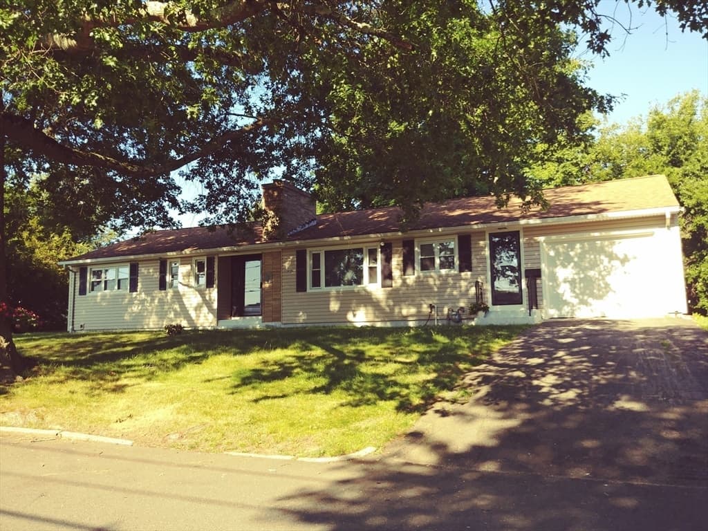 68 Dayton St, Springfield MA 01118