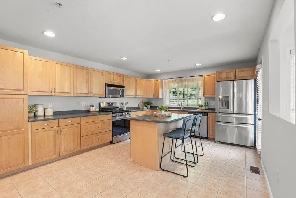 Condominium at 2503 Old Bridge Ln # 2503, Bellingham MA 02019, photo 13 of 41
