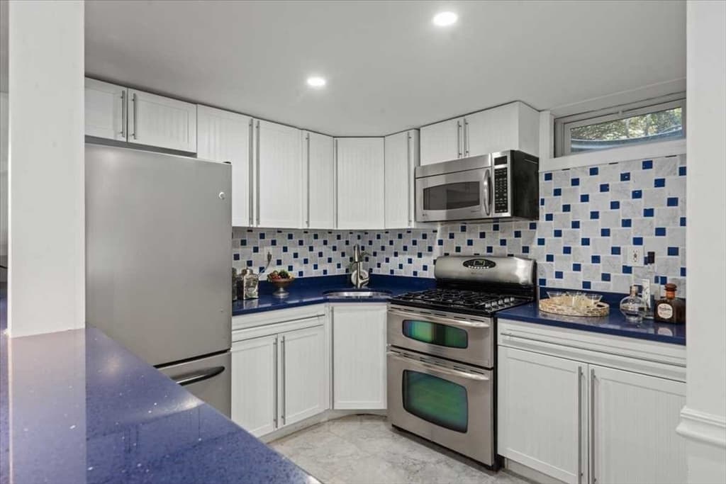 6 Lynbrook Road, Southborough MA 01772 photo 32