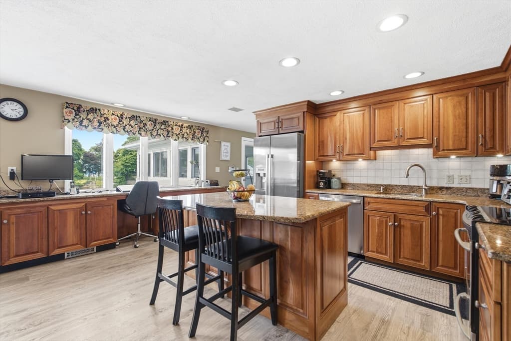 12 Wendy Way, Lynn MA 01904 photo 3