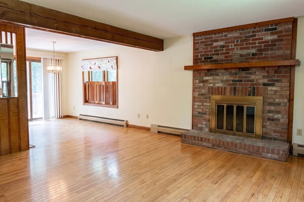 729 Old Barnstable Rd, Falmouth MA 02536 photo 3
