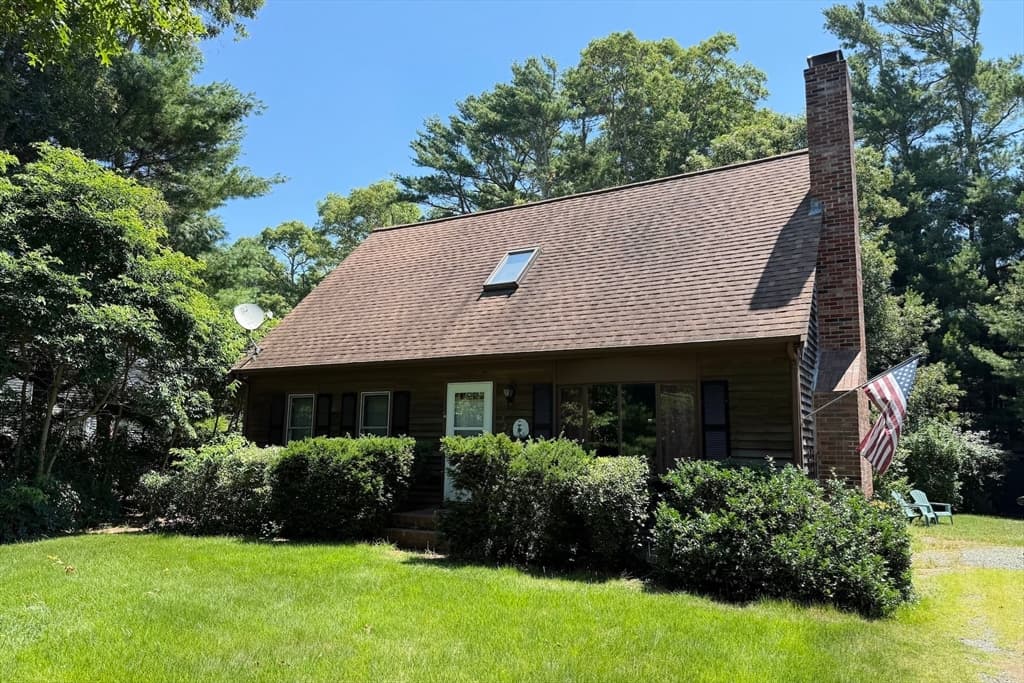 729 Old Barnstable Rd, Falmouth MA 02536