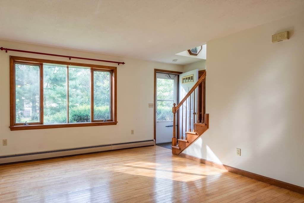 729 Old Barnstable Rd, Falmouth MA 02536 photo 4