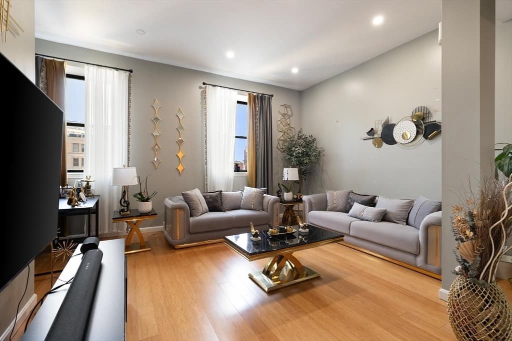 170 Oxford St # 403, Lynn MA 01901 photo 2