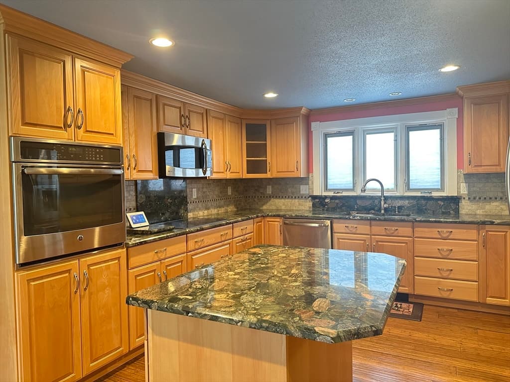 36 Crescent Dr, Ludlow MA 01056 photo 4