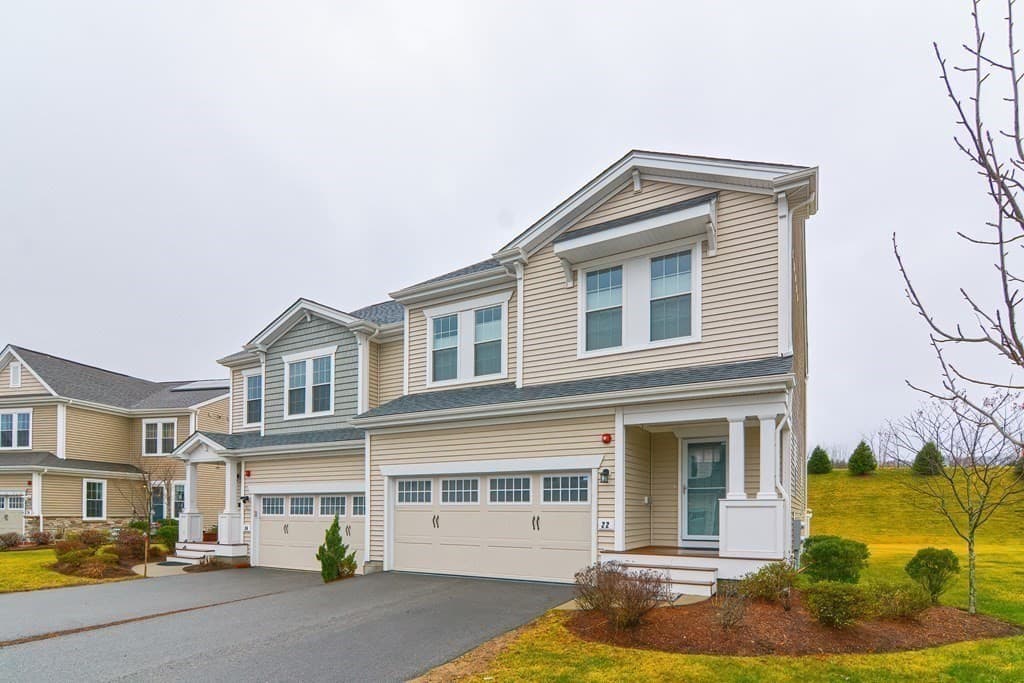 22 Locust Ln # 22, Hopkinton MA 01748 photo 2