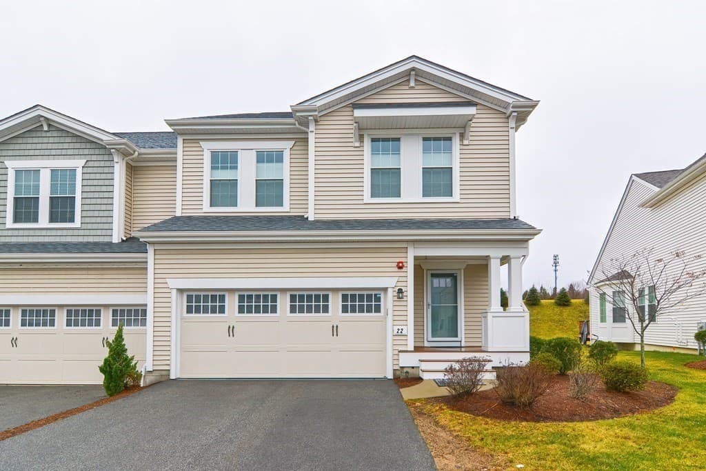 22 Locust Ln # 22, Hopkinton MA 01748