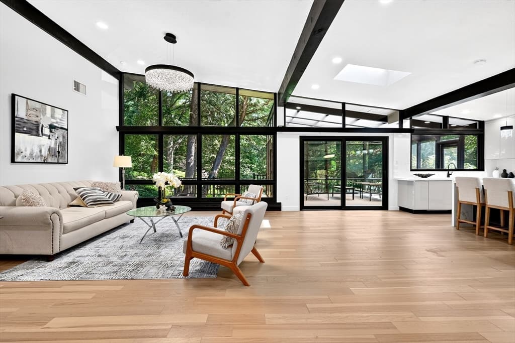 365 Newton St, Brookline MA 02467 photo 4