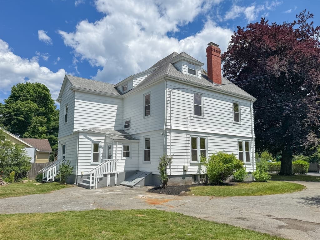 187 Humphrey St, Marblehead MA 01945 photo 2