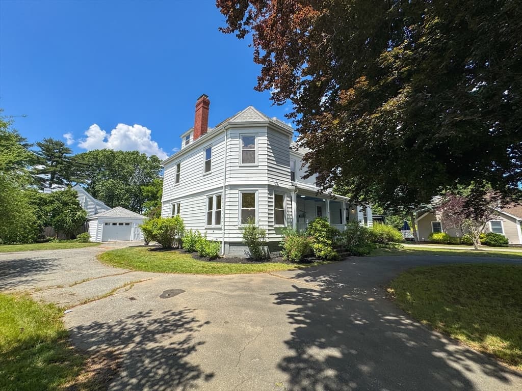 187 Humphrey St, Marblehead MA 01945 photo 3