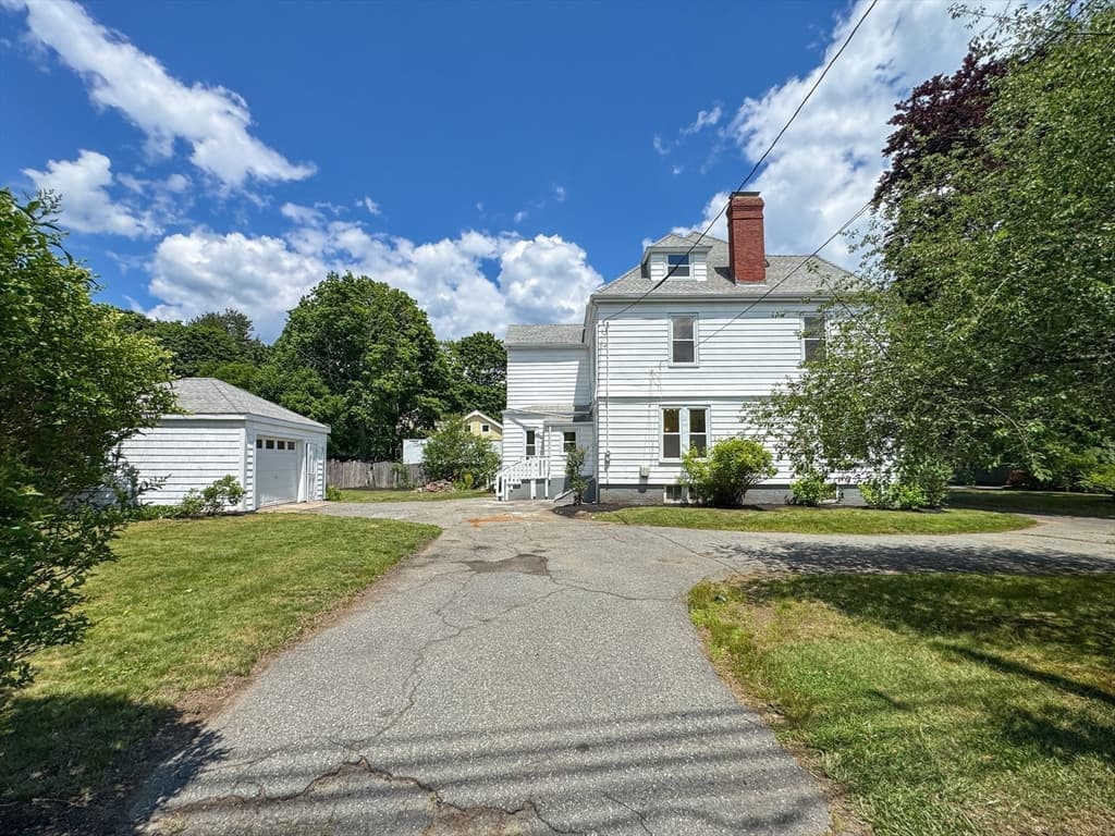 187 Humphrey St, Marblehead MA 01945 photo 4