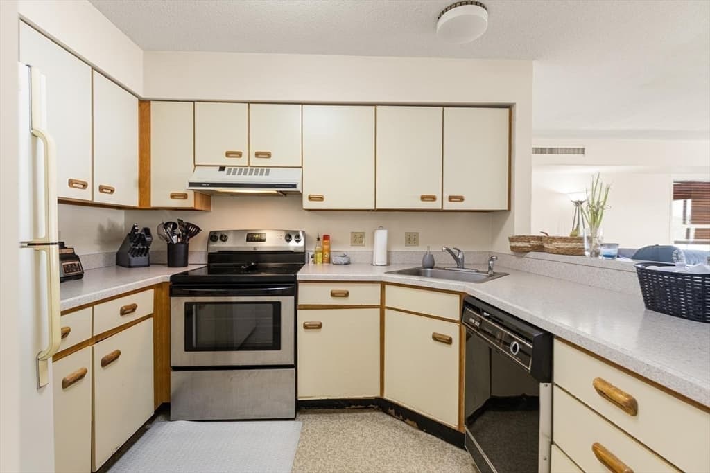 50 South Common St # 403, Lynn MA 01902 photo 18