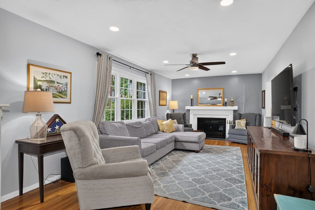 18 Hart St, Burlington MA 01803 photo 9