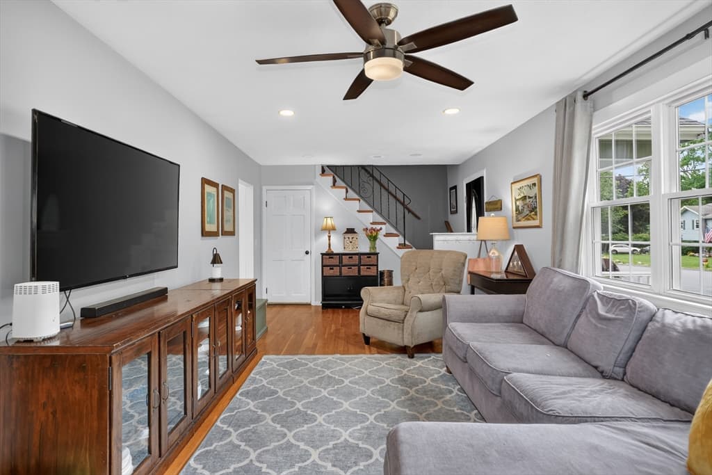 18 Hart St, Burlington MA 01803 photo 10