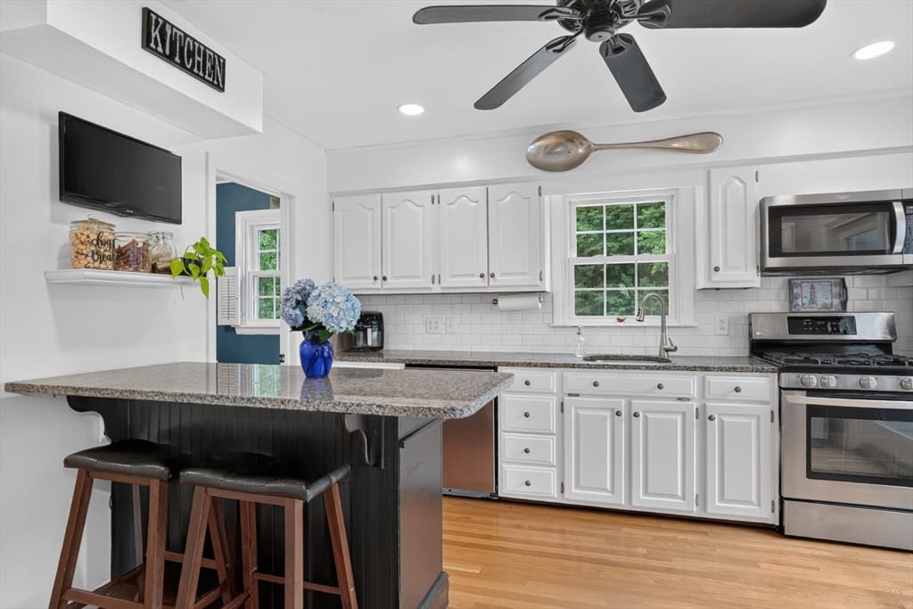 18 Hart St, Burlington MA 01803 photo 14