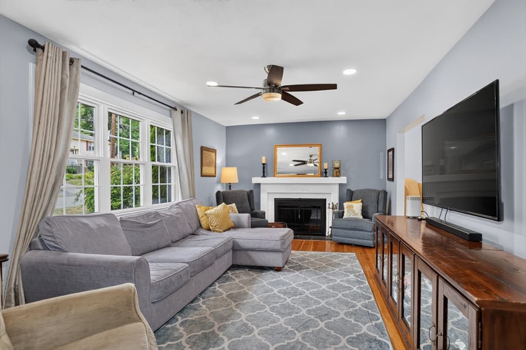 18 Hart St, Burlington MA 01803 photo 11