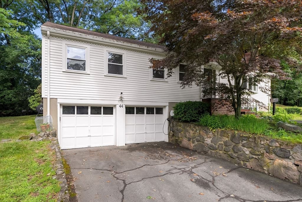 44 Windemere Rd, Wellesley MA 02481 photo 3