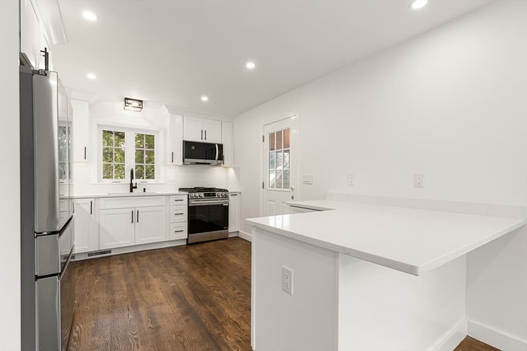 39 Mckinley Avenue, Lowell MA 01851 photo 6