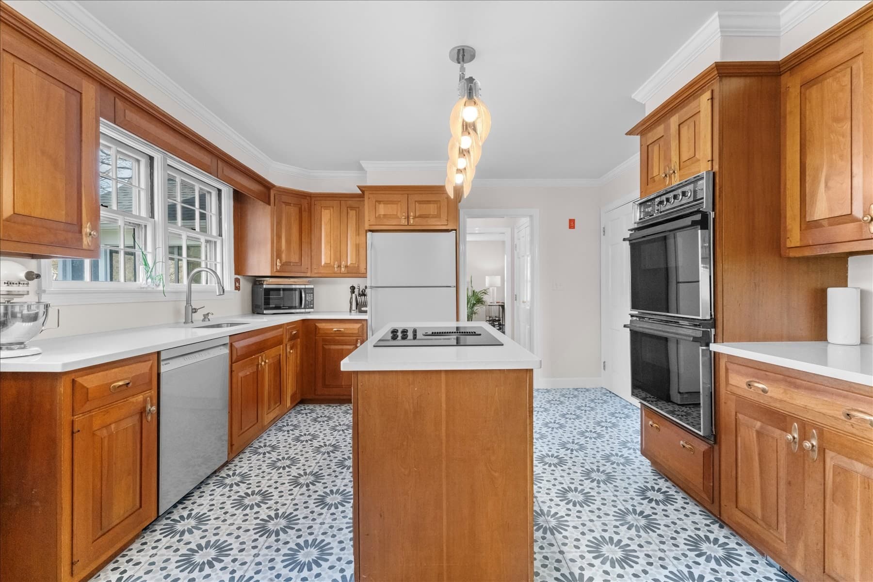 Single Family Residence at 515 Main St, Shrewsbury MA 01545, photo 9 of 42