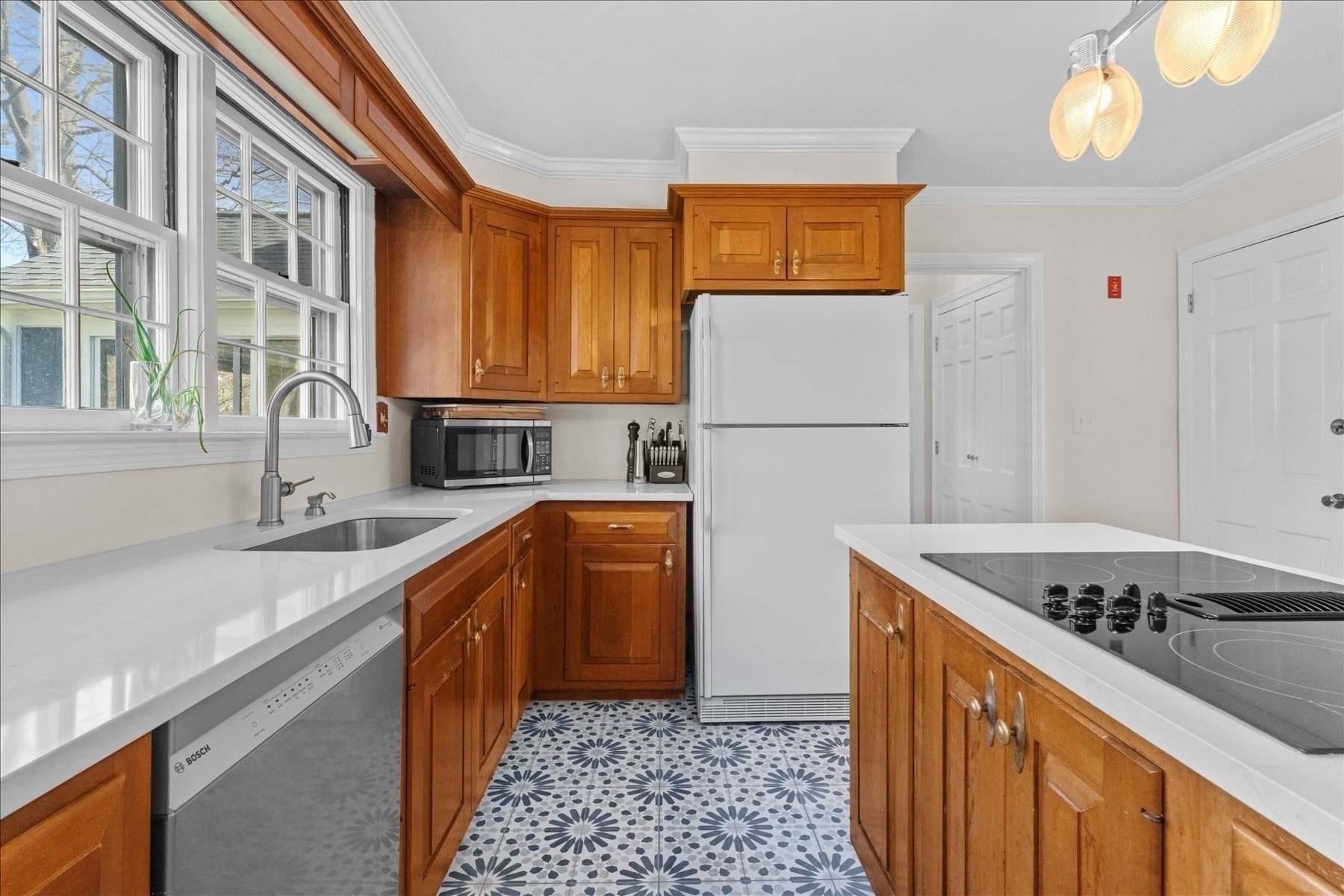 Single Family Residence at 515 Main St, Shrewsbury MA 01545, photo 10 of 42