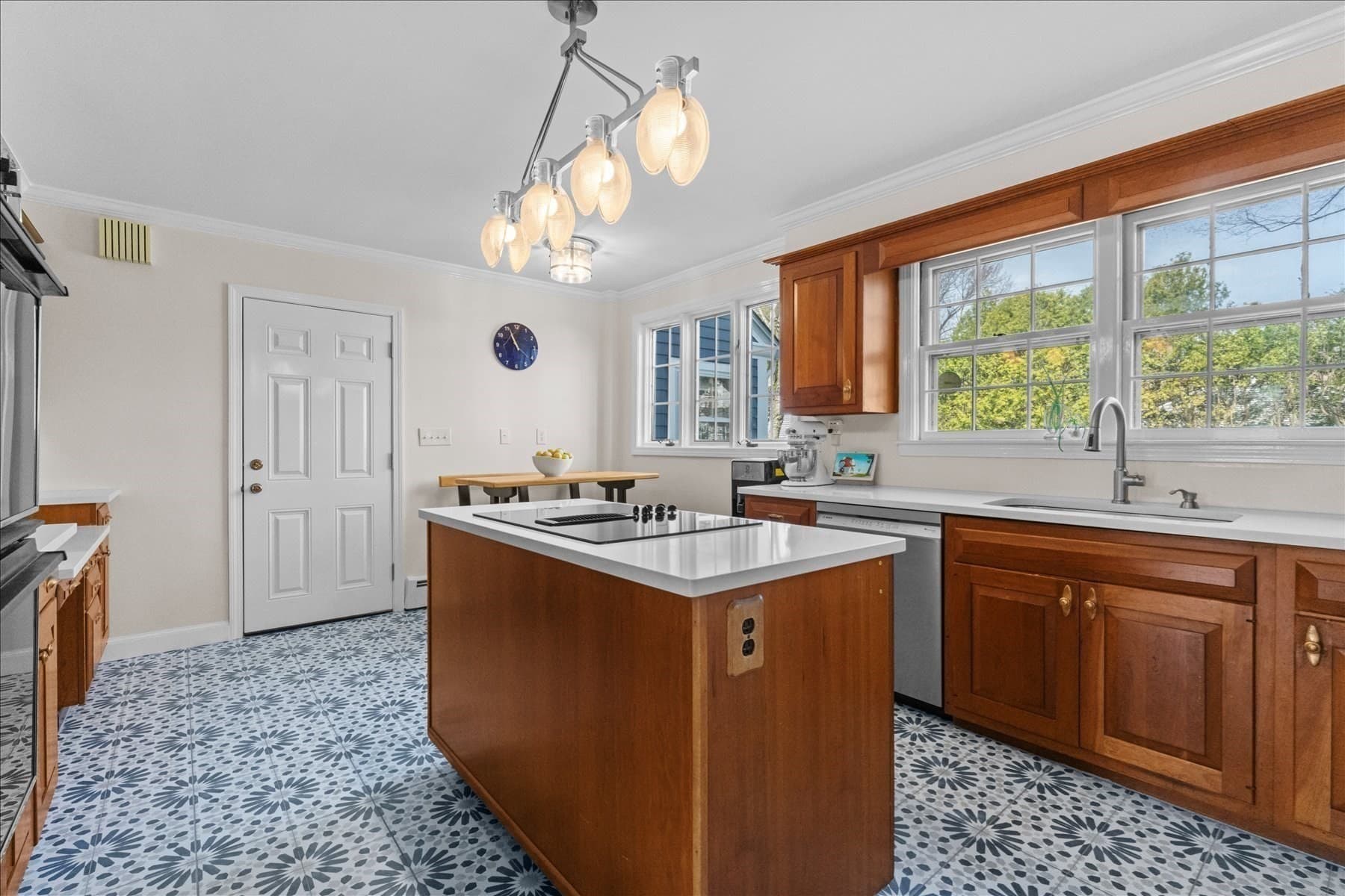 Single Family Residence at 515 Main St, Shrewsbury MA 01545, photo 11 of 42
