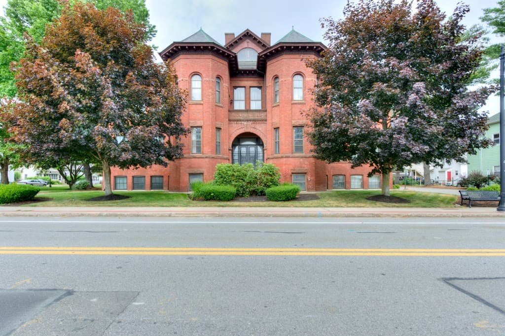321 Plantation St # 102, Worcester MA 01604