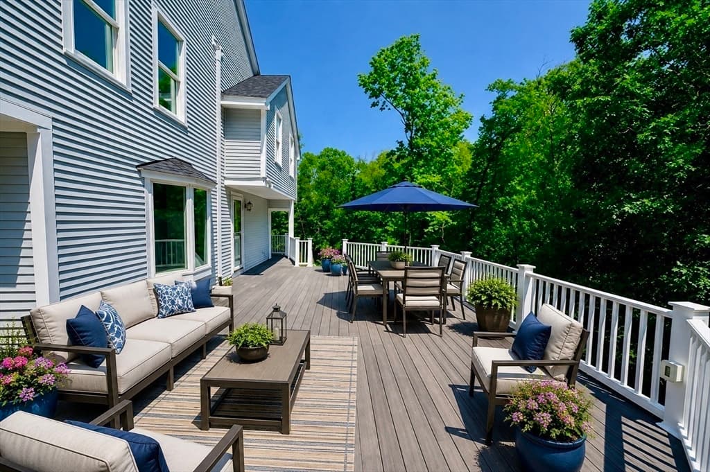189 Union St, Hingham MA 02043