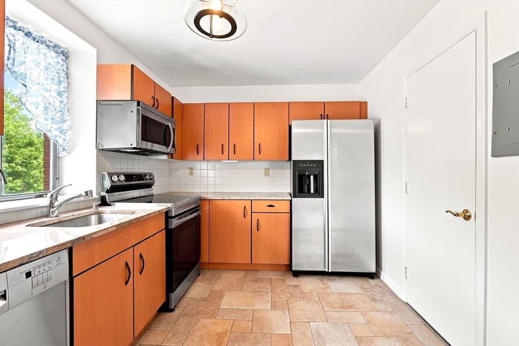 20 Hammond Pond Pkwy # 208, Newton MA 02467 photo 6