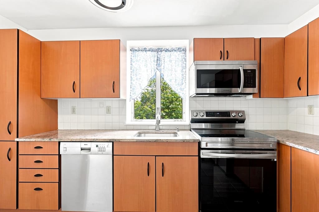 20 Hammond Pond Pkwy # 208, Newton MA 02467 photo 7